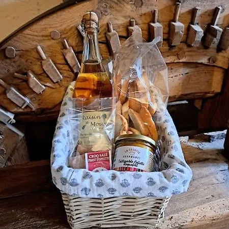 Insolite Dans Un Moulin A Eau Avec Privatif Champagnac (Charente-Maritime)